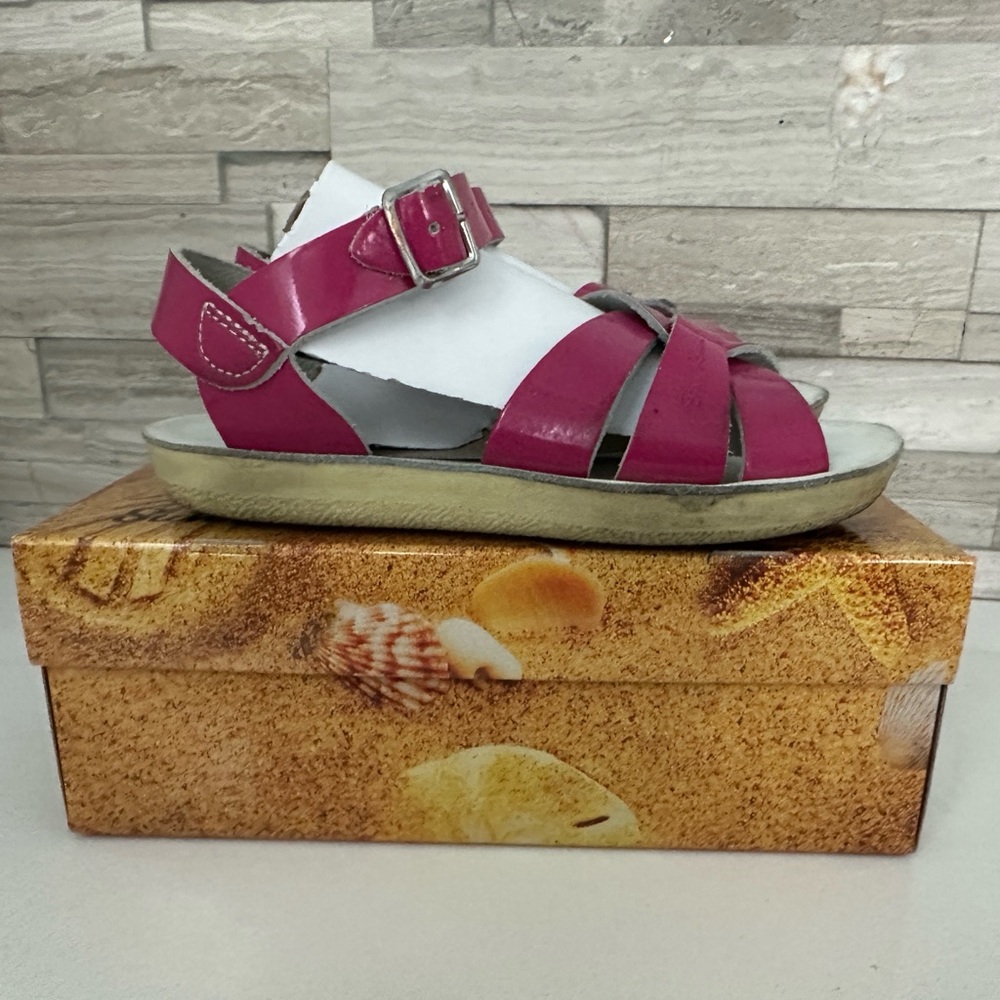 Salt Water Swimmer Sandals in Fuchsia, size 11 - Picture 2 of 7